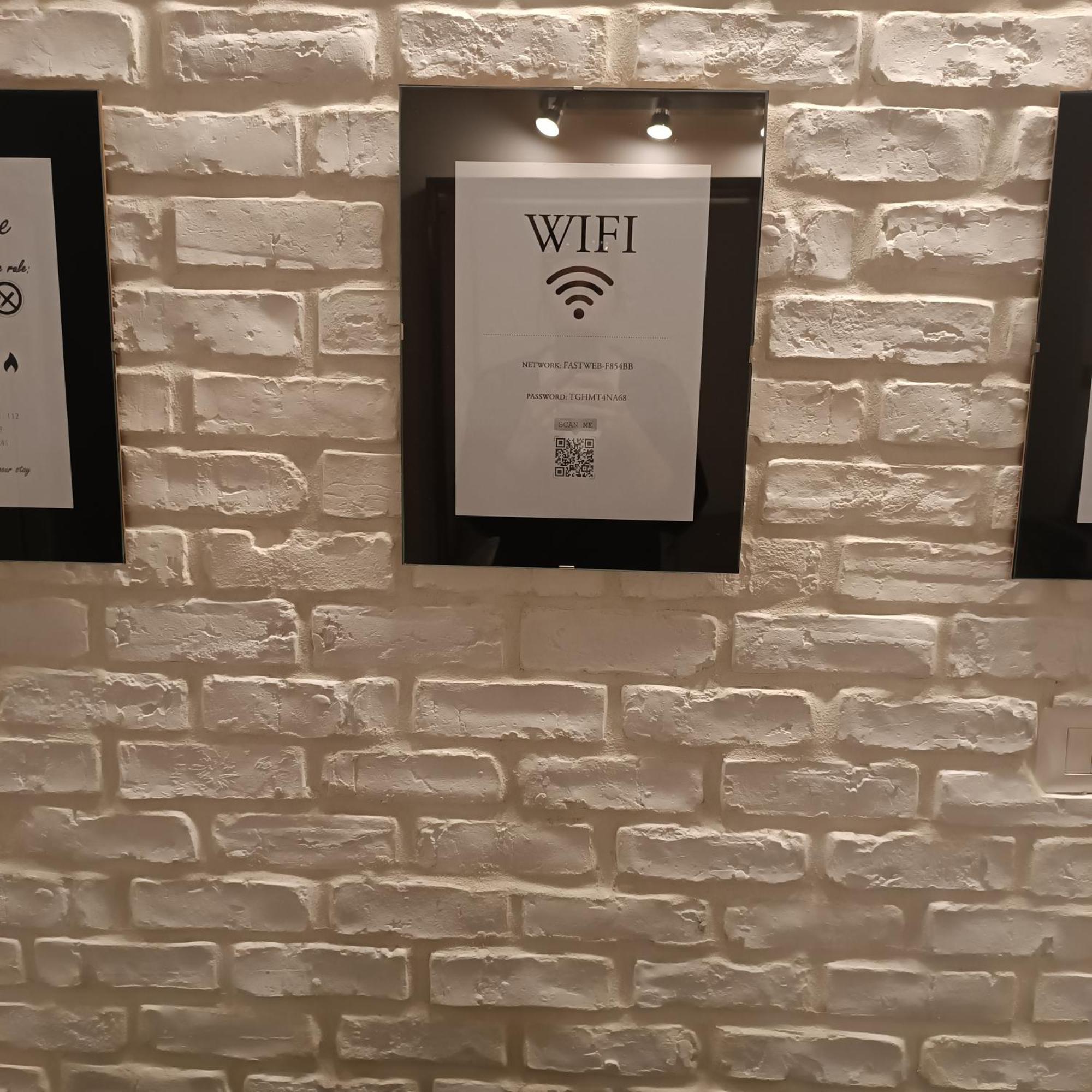 White * Rom